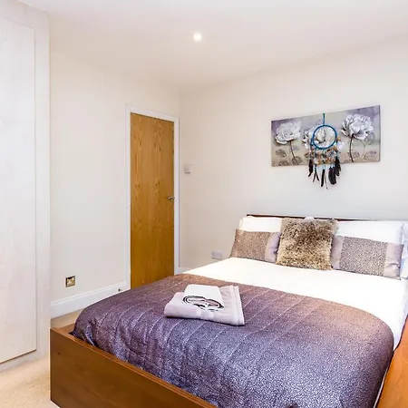 - Buckingham Court Apartament York